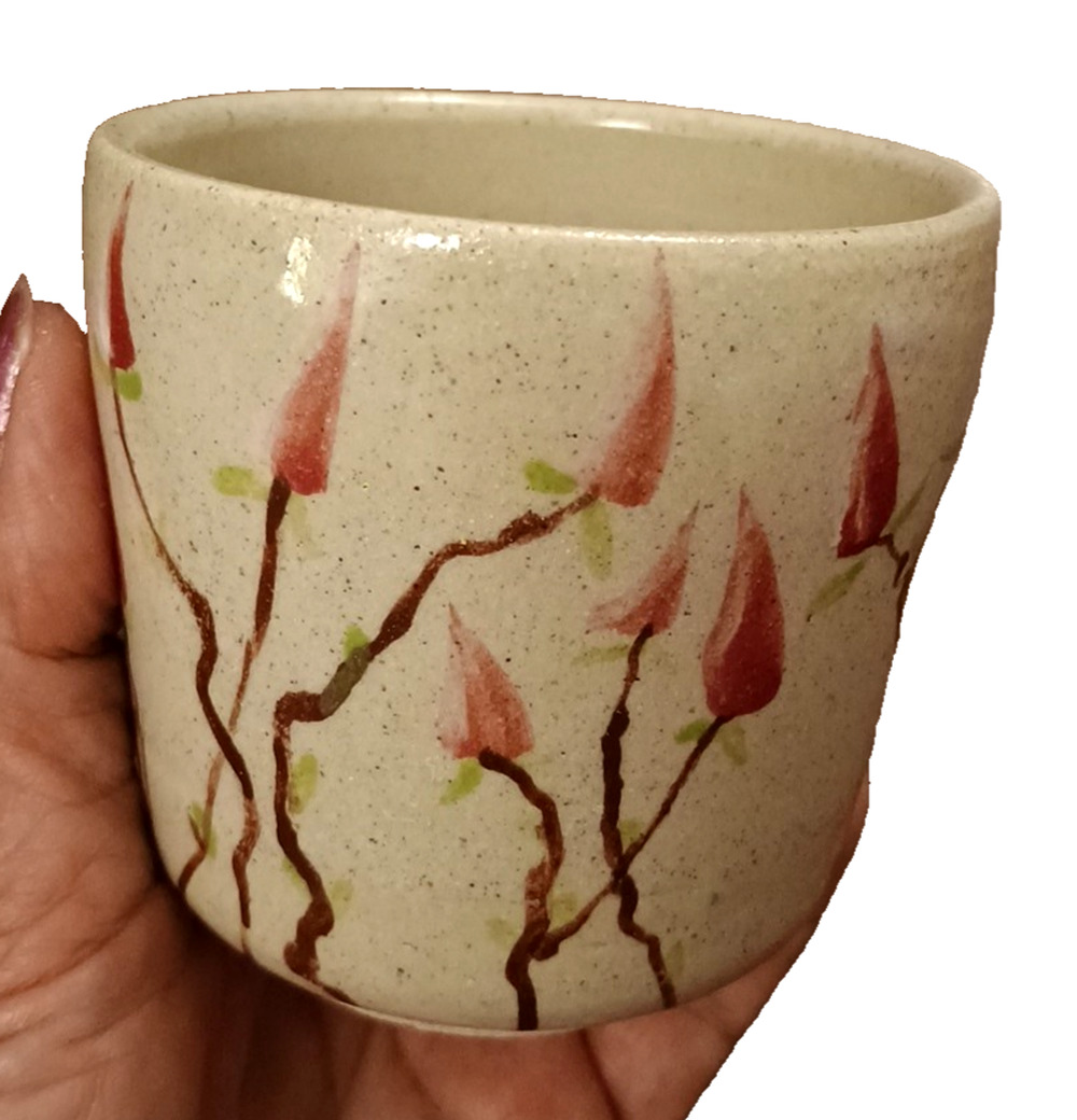 Vtg floral Japanese D/G Mashiko ? ware pottery Yunomi Tea Cup Guinomi 3.25x3.25"
